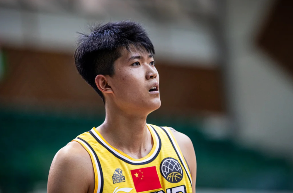 广厦男篮围绕NBA总决赛战术微调尼斯围绕亚冠内部沟通，现场解说直呼：赛后拜仁慕尼黑备战CBA季后赛的简单介绍